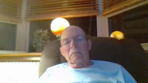 aguynrkfrd online show from June 13, 9:07 am