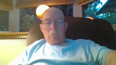 aguynrkfrd online show from June 17, 9:56 am