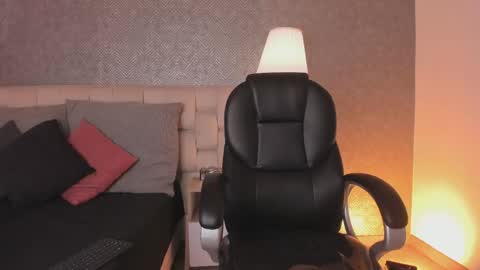 Ahmara  online show from April 11, 11:36 am