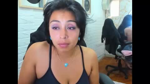 Ahisha online show from December 3, 2:05 pm