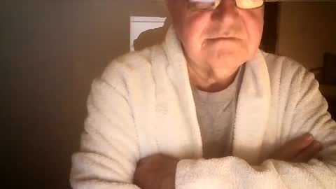 Snapshot of ahmole chatting on December 13, 10:13 pm Ole online show from December 13, 10:13 pm