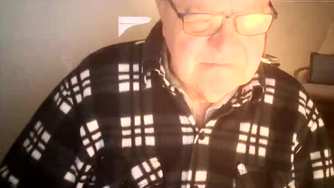 Snapshot of ahmole chatting on December 16, 7:37 am Ole online show from December 16, 7:37 am