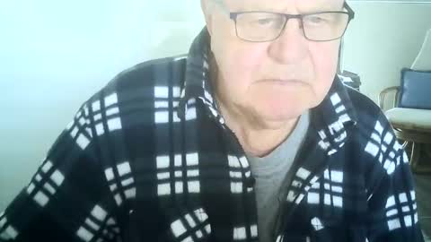 Snapshot of ahmole chatting on December 17, 10:12 am Ole online show from December 17, 10:12 am