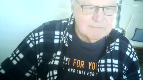 Snapshot of ahmole chatting on January 1, 12:33 pm Ole online show from January 1, 12:33 pm