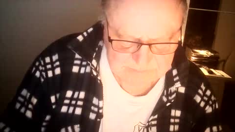 Snapshot of ahmole chatting on March 10, 12:29 am Ole online show from March 10, 12:29 am