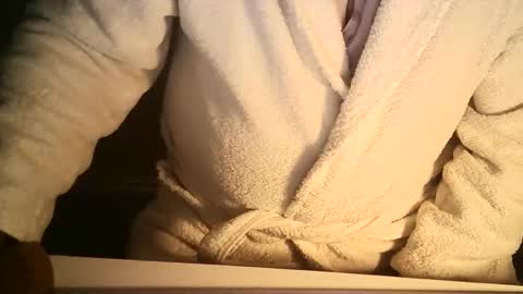 Snapshot of ahmole chatting on November 10, 1:48 am Ole online show from November 10, 1:48 am