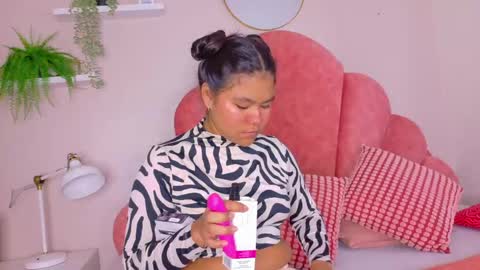 AHSLY online show from April 16, 11:33 am