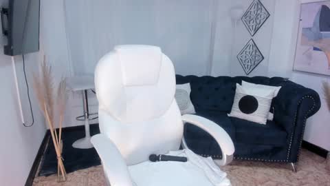 AIDA ADAMS online show from February 1, 11:06 pm