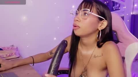 Snapshot of aida_princess chatting on May 23, 11:20 pm Aida online show from May 23, 11:20 pm