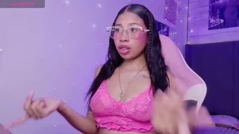 Snapshot of aida_princess chatting on June 1, 11:50 pm Aida online show from June 1, 11:50 pm