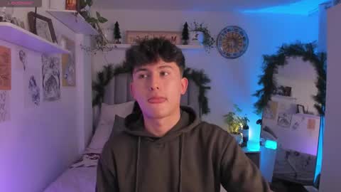 A H  online show from December 3, 11:14 pm