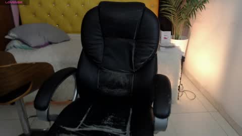 Snapshot of aidan_twink chatting on January 24, 10:51 pm AIDAN online show from January 24, 10:51 pm