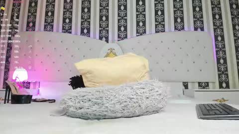 aidasina online show from March 5, 2:14 am