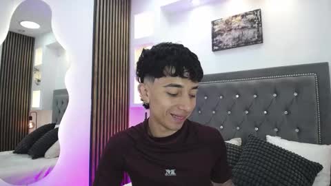 Snapshot of aiden_rivers_ chatting on February 21, 1:12 pm Aiden online show from February 21, 1:12 pm