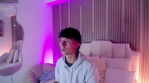 Snapshot of aiden_rivers_ chatting on March 1, 1:02 pm Aiden online show from March 1, 1:02 pm