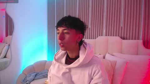 Aiden online show from March 4, 12:55 pm