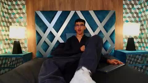 Snapshot of aiden_royce chatting on September 11, 5:18 am aiden_royce online show from September 11, 5:18 am