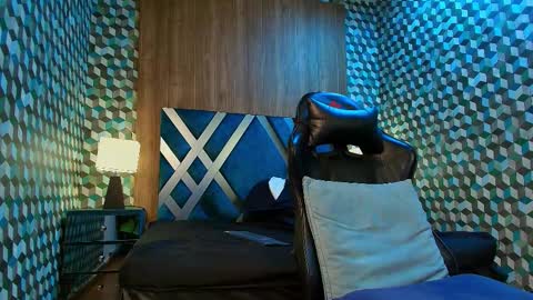 Snapshot of aiden_royce chatting on October 20, 2:34 am aiden_royce online show from October 20, 2:34 am