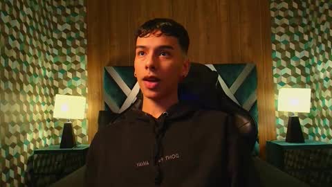 Snapshot of aiden_royce chatting on October 22, 5:30 am aiden_royce online show from October 22, 5:30 am