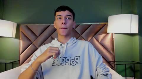 Snapshot of aiden_royce chatting on November 10, 11:53 am aiden_royce online show from November 10, 11:53 am