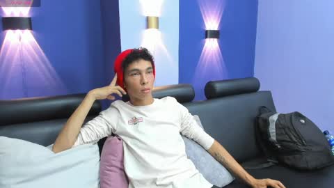 Aiden online show from May 22, 8:03 pm