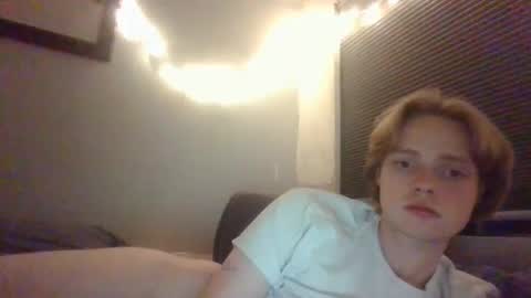 Snapshot of aidenisdunn chatting on December 19, 2:24 pm aidenisdunn online show from December 19, 2:24 pm