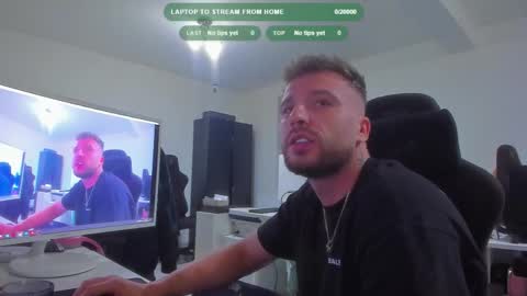 Aiden online show from October 17, 6:21 pm