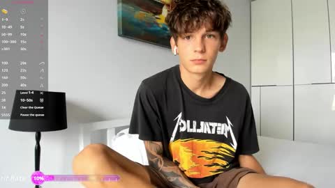 Snapshot of aiko_miracle chatting on November 5, 1:05 am birthday here online show from November 5, 1:05 am