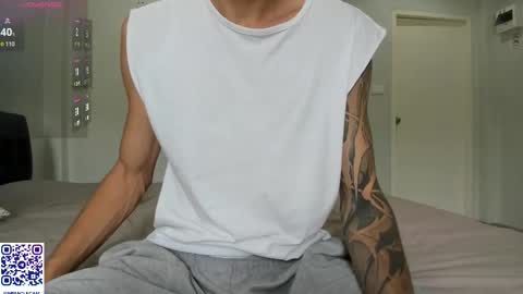 Snapshot of aiko_miracle chatting on December 15, 4:50 am birthday here online show from December 15, 4:50 am