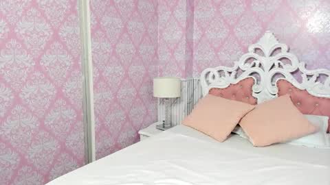 Snapshot of ailee_naughty chatting on November 18, 1:44 am online show from November 18, 1:44 am