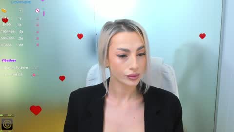 Allie  online show from November 25, 8:36 am