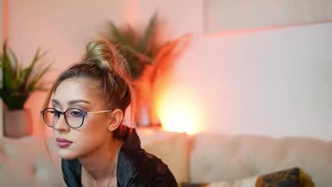 Snapshot of aileenaxa chatting on October 4, 7:01 pm Aileen online show from October 4, 7:01 pm