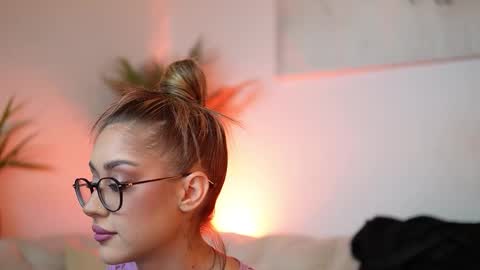 Snapshot of aileenaxa chatting on October 13, 6:41 pm Aileen online show from October 13, 6:41 pm