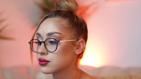 Snapshot of aileenaxa chatting on October 14, 7:36 pm Aileen online show from October 14, 7:36 pm