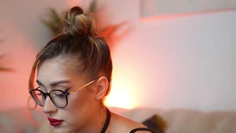 Snapshot of aileenaxa chatting on November 10, 7:13 pm Aileen online show from November 10, 7:13 pm