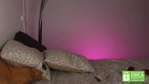 Snapshot of ailelea chatting on February 10, 1:24 am 123 online show from February 10, 1:24 am