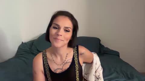 Snapshot of ailelea chatting on October 31, 10:33 pm 123 online show from October 31, 10:33 pm