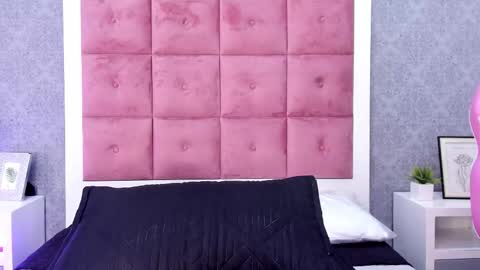 Ailen online show from November 8, 1:00 pm