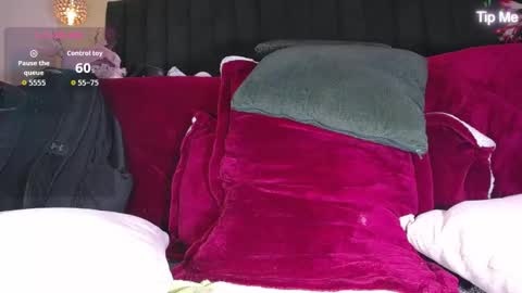 Snapshot of ailyn_rouss chatting on November 6, 2:12 am Ailyn rouss online show from November 6, 2:12 am