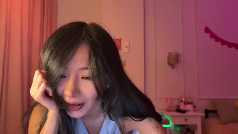 Snapshot of aimeclarks chatting on February 19, 6:42 am Aime online show from February 19, 6:42 am