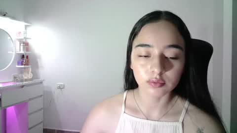 Snapshot of aineangeel chatting on November 9, 11:58 pm AINE online show from November 9, 11:58 pm