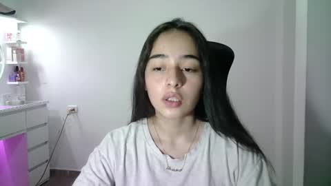 Snapshot of aineangeel chatting on November 12, 11:36 pm AINE online show from November 12, 11:36 pm