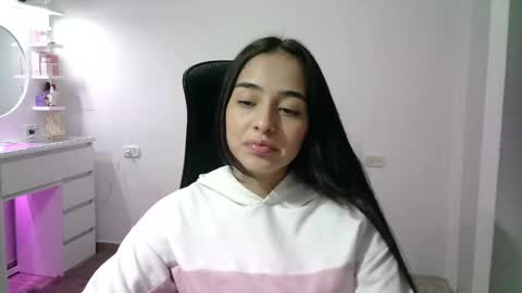 Snapshot of aineangeel chatting on December 3, 1:46 am AINE online show from December 3, 1:46 am