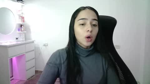 Snapshot of aineangeel chatting on December 16, 12:26 am AINE online show from December 16, 12:26 am