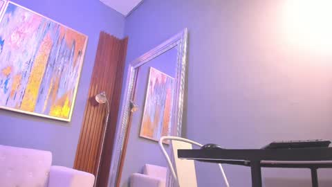  Ainhoa  online show from April 7, 11:10 am