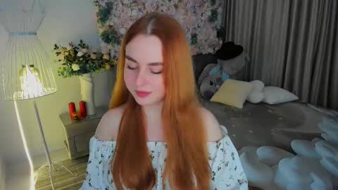 Snapshot of airysilhouette chatting on November 15, 4:21 am Louise online show from November 15, 4:21 am