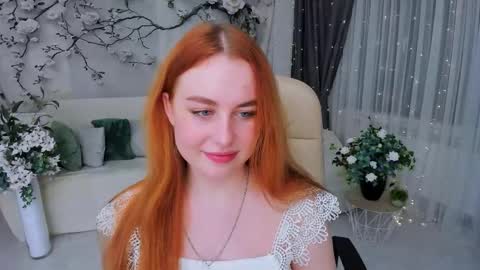 Snapshot of airysilhouette chatting on November 16, 4:12 pm Louise online show from November 16, 4:12 pm