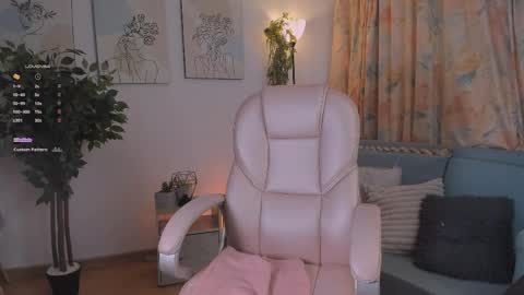 Aisha online show from April 13, 12:21 pm