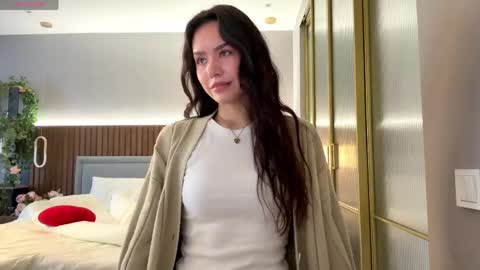 Aisha online show from April 19, 5:29 am