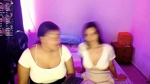 aisha_stacey0410 online show from October 30, 1:18 am